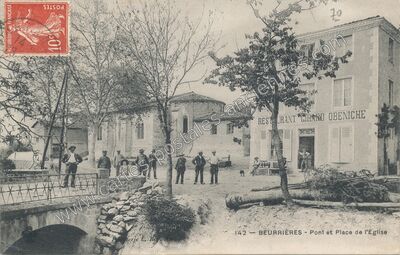 Carte postale ancienne Pont et Place de l'Eglise — Beurières (Puy-de-Dôme)