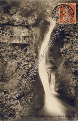 Carte postale ancienne Cascade du Plat a Barbe — La Bourboule (Puy-de-Dôme)