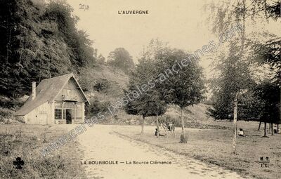 Carte postale ancienne La Source Clémence — La Bourboule (Puy-de-Dôme)