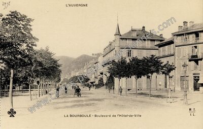 Carte postale ancienne Boulevard de l'Hôtel-de-Ville — La Bourboule (Puy-de-Dôme)