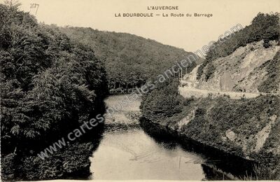 Carte postale ancienne La Route du Barrage — La Bourboule (Puy-de-Dôme)