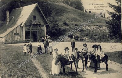 Carte postale ancienne La Source Clémence — La Bourboule (Puy-de-Dôme)