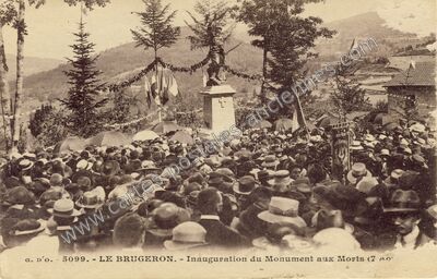 Carte postale ancienne Inauguration du Monument aux Morts — Le Brugeron (Puy-de-Dôme)