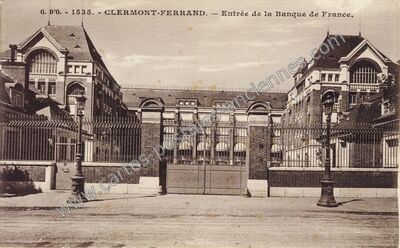 Carte postale ancienne Entrée de la Banque de France — Clermont-Ferrand (Puy-de-Dôme)