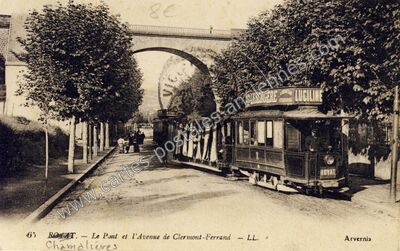 Carte postale ancienne Le Pont et l'Avenue de Clermont-Ferrand — Royat (Puy-de-Dôme)