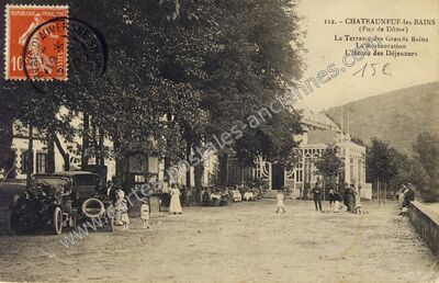 Carte postale ancienne La Terrasse des Grands Bains La Restauration L'Heure des Déjeuners — Châteauneuf-les-Bains (Puy-de-Dôme)