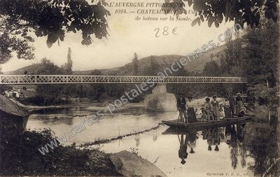 Carte postale ancienne Une de bateau sur la Sioule — Châteauneuf-les-Bains (Puy-de-Dôme)