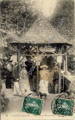 Carte postale ancienne Source Marguerite — Chatelguyon (Puy-de-Dôme)