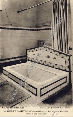 Carte postale ancienne Les Grands Thermes — Chatelguyon (Puy-de-Dôme)
