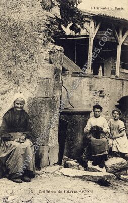 Carte postale ancienne Coiffures — Chatelguyon (Puy-de-Dôme)
