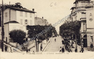 Carte postale ancienne L'Avenue Baraduc — Chatelguyon (Puy-de-Dôme)