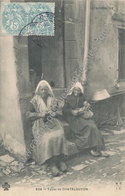 Carte postale ancienne Types — Chatelguyon (Puy-de-Dôme)