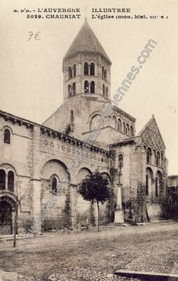 Carte postale ancienne L'église (mon. hist. XIIe s.) — Chauriat (Puy-de-Dôme)