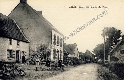 Carte postale ancienne Ouest = Route de Bort — Cros (Puy-de-Dôme)
