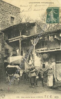 Carte postale ancienne Une vieille ferme — Enval (Puy-de-Dôme)