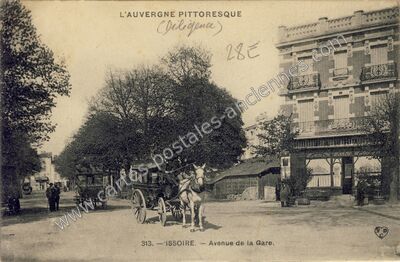 Carte postale ancienne L'Auvergne pittoresque - Avenue de la Gare — Issoire (Puy-de-Dôme)