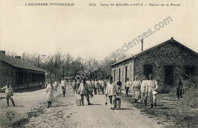 Carte postale ancienne Camp de Bourg Lastic — Lastic (Puy-de-Dôme)