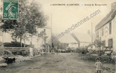 Carte postale ancienne Avenue de Bourg-Lastic — Lastic (Puy-de-Dôme)