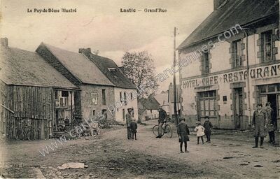 Carte postale ancienne Grand'Rue — Lastic (Puy-de-Dôme)