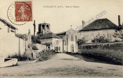 Carte postale ancienne Rue de l'Église — Luzillat (Puy-de-Dôme)