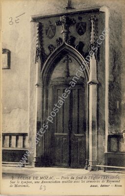 Carte postale ancienne Porte du fond de l'Église (XVe siècle) — Mozac (Puy-de-Dôme)