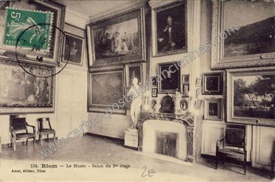 Carte postale ancienne Le Musée - Salon du 1er étage — Riom (Puy-de-Dôme)