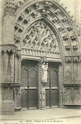 Carte postale ancienne Portail de N.-D. du Marthuret — Riom (Puy-de-Dôme)
