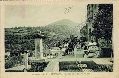 Carte postale ancienne Terrasse du Paradis — Royat (Puy-de-Dôme)