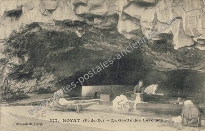 Carte postale ancienne La Grotte des Laveuses — Royat (Puy-de-Dôme)