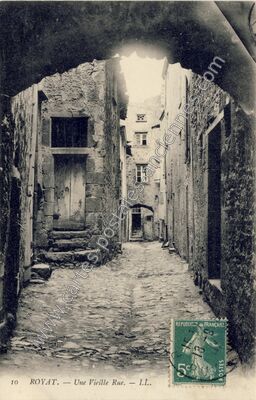 Carte postale ancienne Une Vieille Rue — Royat (Puy-de-Dôme)