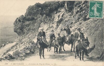 Carte postale ancienne L'Auvergne — Orcines (Puy-de-Dôme)