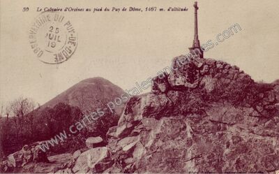 Carte postale ancienne Le Calvaire d'Orcines au pied du Puy de Dôme — Orcines (Puy-de-Dôme)