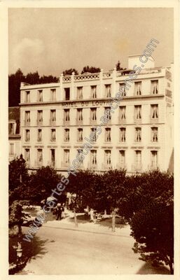 Carte postale ancienne Hôtel du Louvre — La Bourboule (Puy-de-Dôme)