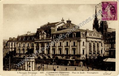Carte postale ancienne Place de Jaude - Vercingétorix — Clermont-Ferrand (Puy-de-Dôme)