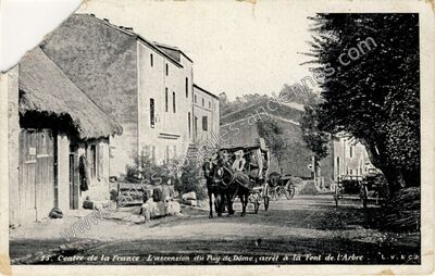 Carte postale ancienne La Font de l'Arbre — Orcines (Puy-de-Dôme)