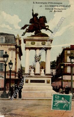 Carte postale ancienne Statue de Vercingétorix par Bartholdi — Clermont-Ferrand (Puy-de-Dôme)