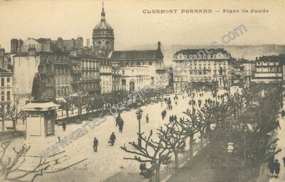 Carte postale ancienne Place de Jaude — Clermont-Ferrand (Puy-de-Dôme)