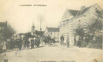 Carte postale ancienne L'Hôtel de Ville — Saint-Pardoux (Puy-de-Dôme)