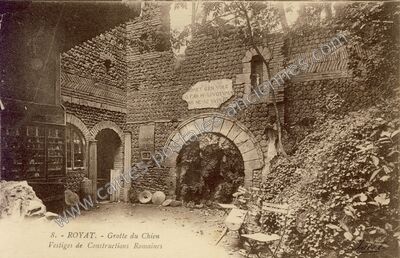 Carte postale ancienne Grotte du Chien — Royat (Puy-de-Dôme)
