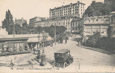 Carte postale ancienne Place Allard et les Hôtels — Royat (Puy-de-Dôme)