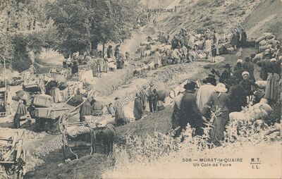 Carte postale ancienne Un Coin de Foire — Murat-le-Quaire (Puy-de-Dôme)