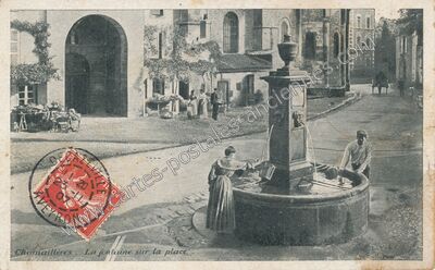 Carte postale ancienne La fontaine sur la place — Chamalières (Puy-de-Dôme)