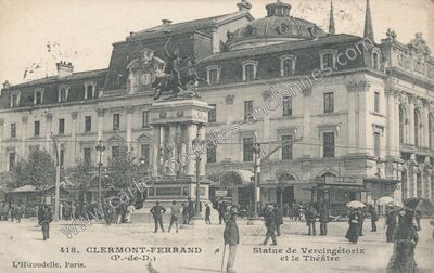 Carte postale ancienne Statue de Vercingétorix et le Théâtre — Clermont-Ferrand (Puy-de-Dôme)
