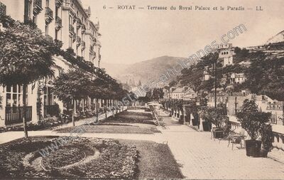 Carte postale ancienne Terrasse du Royal Palace et le Paradis — Royat (Puy-de-Dôme)