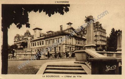 Carte postale ancienne L'Hôtel de Ville — La Bourboule (Puy-de-Dôme)