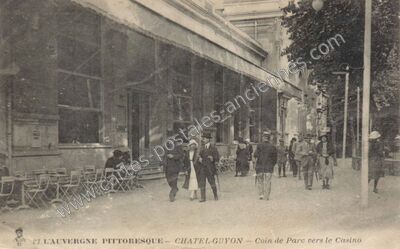 Carte postale ancienne L'Auvergne pittoresque - Coin de Parc vers le Casino — Chatelguyon (Puy-de-Dôme)
