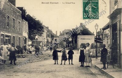 Carte postale ancienne La Grand'Rue — Broût-Vernet (Allier)
