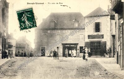 Carte postale ancienne Un coin de Rue — Broût-Vernet (Allier)