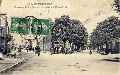 Carte postale ancienne Avenue de la Gare et Route de Chamblet — Commentry (Allier)