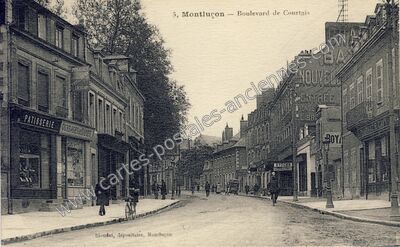 Carte postale ancienne Boulevard de Courtais — Montluçon (Allier)